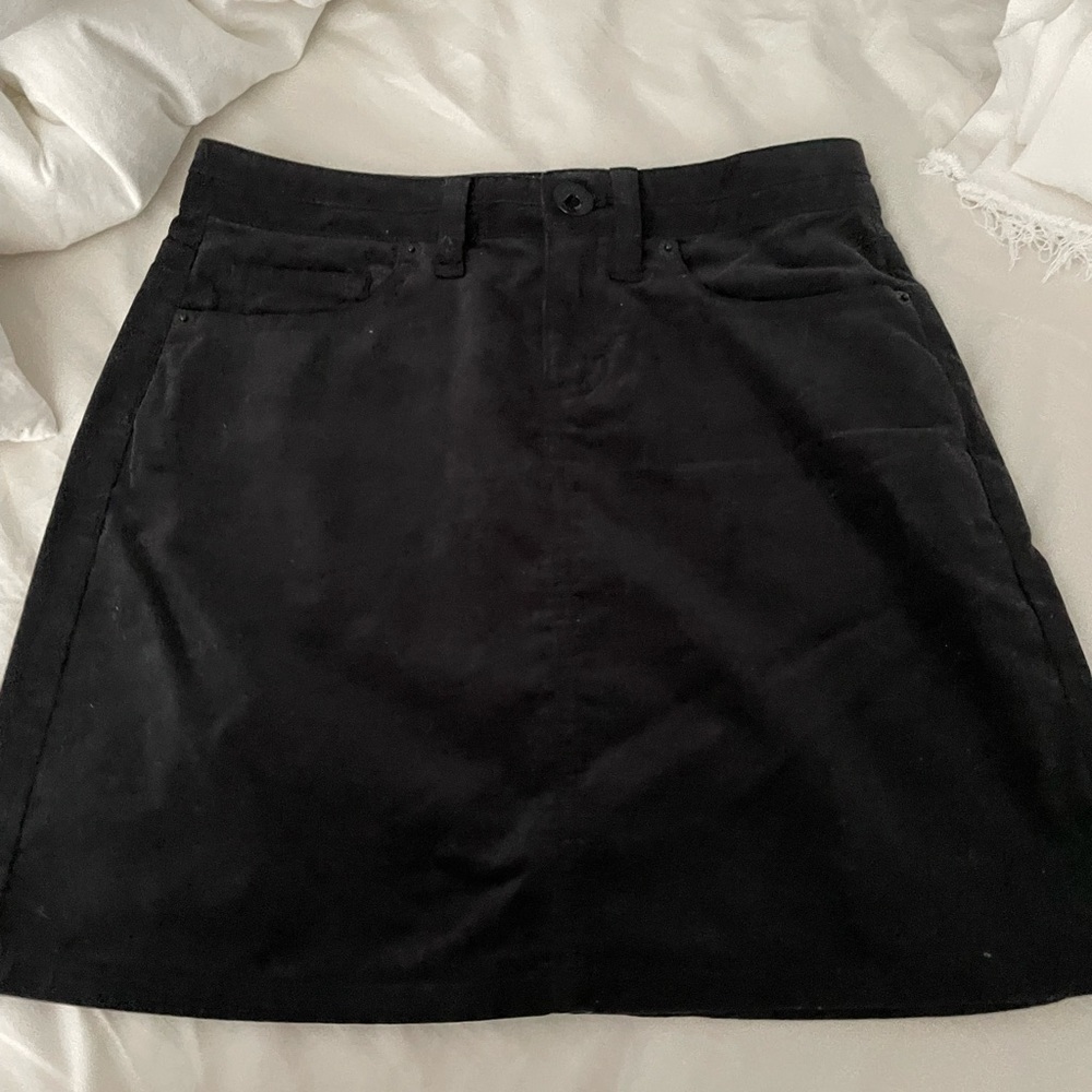 Vineyard Vines Black velvet high waisted skirt